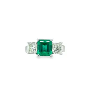 EMERALD COCKTAIL RING